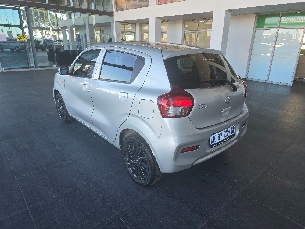 2023 VITZ 1.0 XR AMT