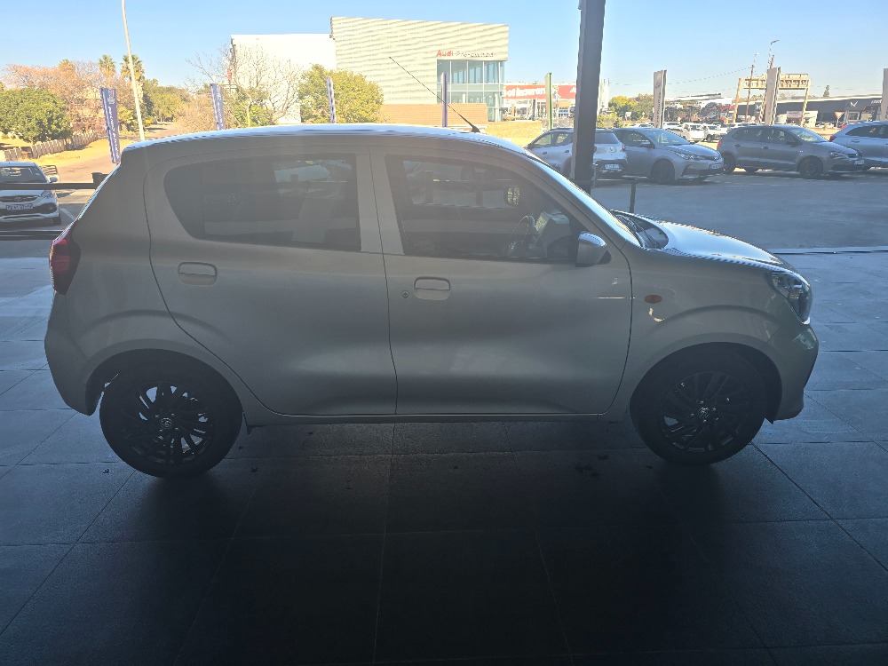 2023 VITZ 1.0 XR AMT