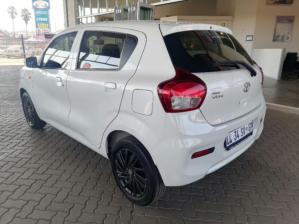 2023 VITZ 1.0 XR AMT