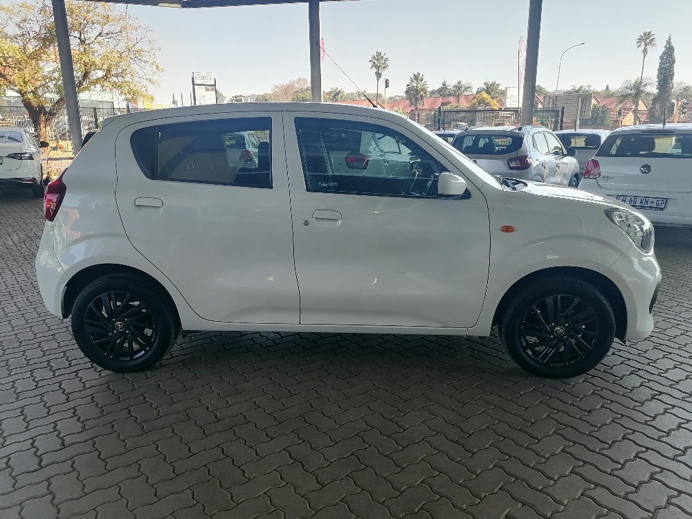 2023 VITZ 1.0 XR AMT