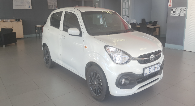 2023 VITZ 1.0 XR