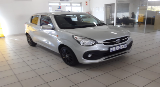 2023 VITZ 1.0 XR AMT
