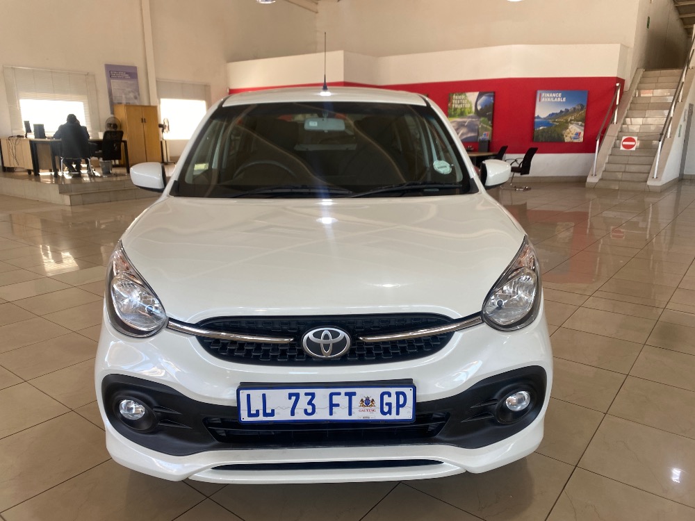 2023 VITZ 1.0 XR AMT