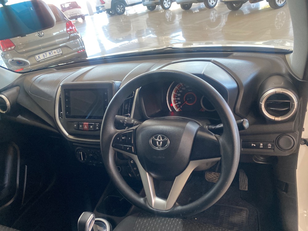 2023 VITZ 1.0 XR AMT