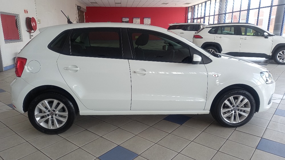 2023 POLO VIVO 1.6 COMFORTLINE TIP (5DR)