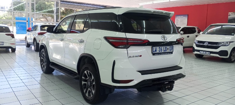 2024 FORTUNER 2.4GD-6 R/B A/T