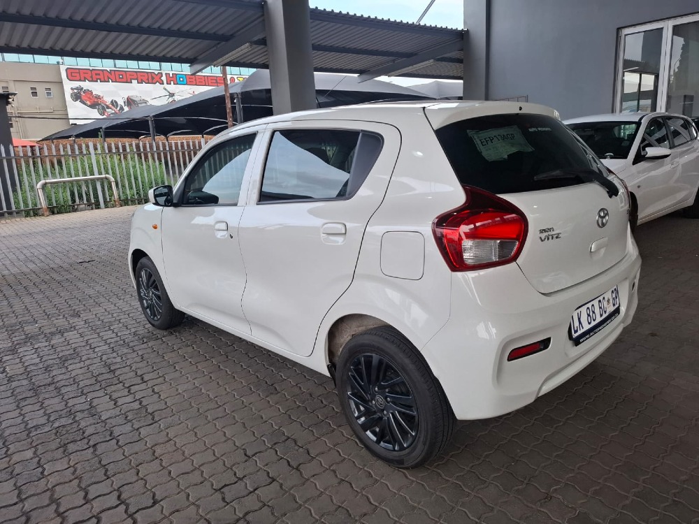 2023 VITZ 1.0 XR AMT