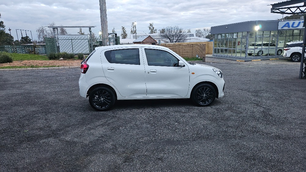 2024 VITZ 1.0 XR AMT