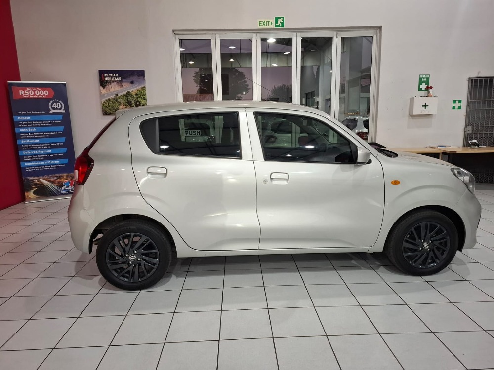2024 VITZ 1.0 XR