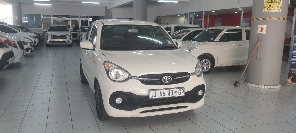 2023 VITZ 1.0 XR