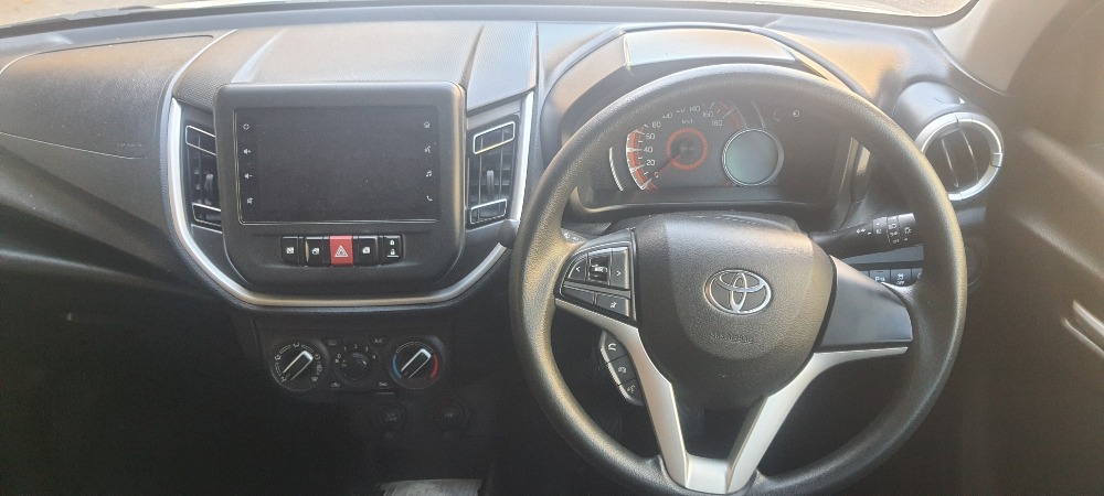 2023 VITZ 1.0 XR