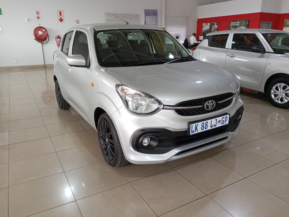 2023 VITZ 1.0 XR