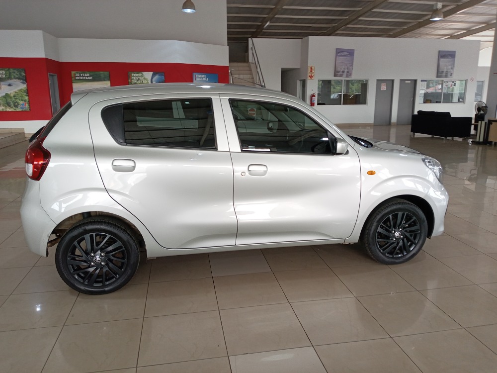 2023 VITZ 1.0 XR