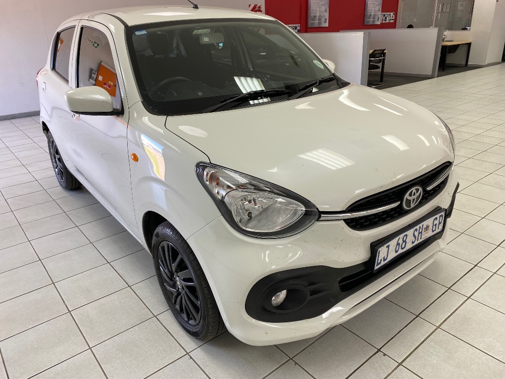 2023 VITZ 1.0 XR