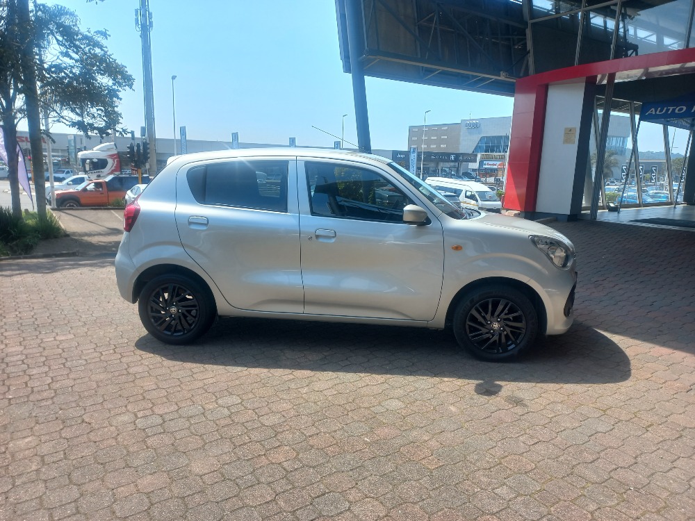 2023 VITZ 1.0 XR
