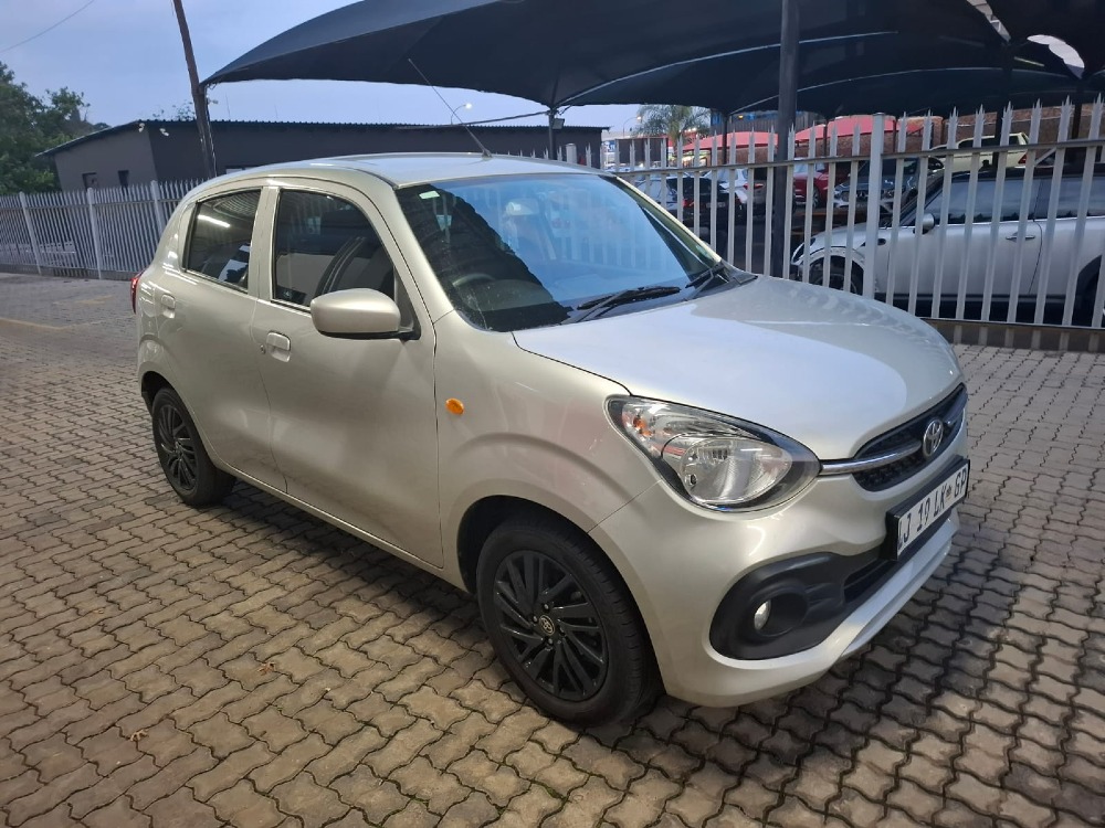 2023 VITZ 1.0 XR