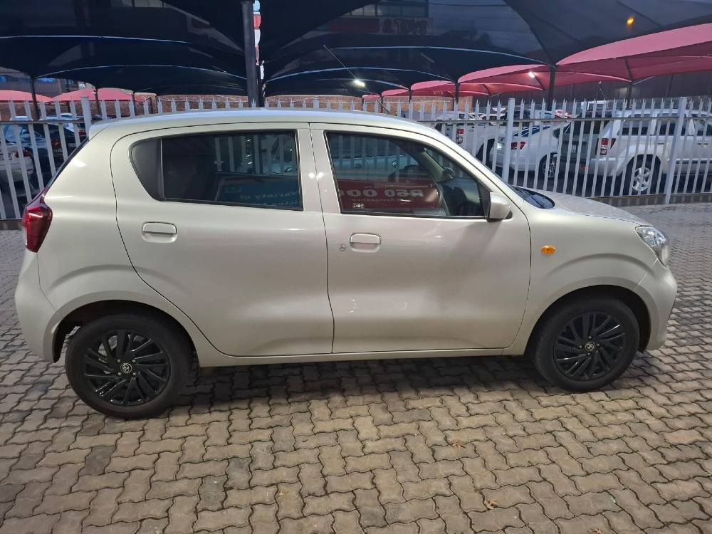 2023 VITZ 1.0 XR