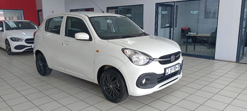 2023 VITZ 1.0 XR