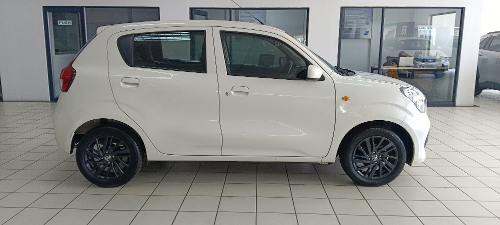 2023 VITZ 1.0 XR