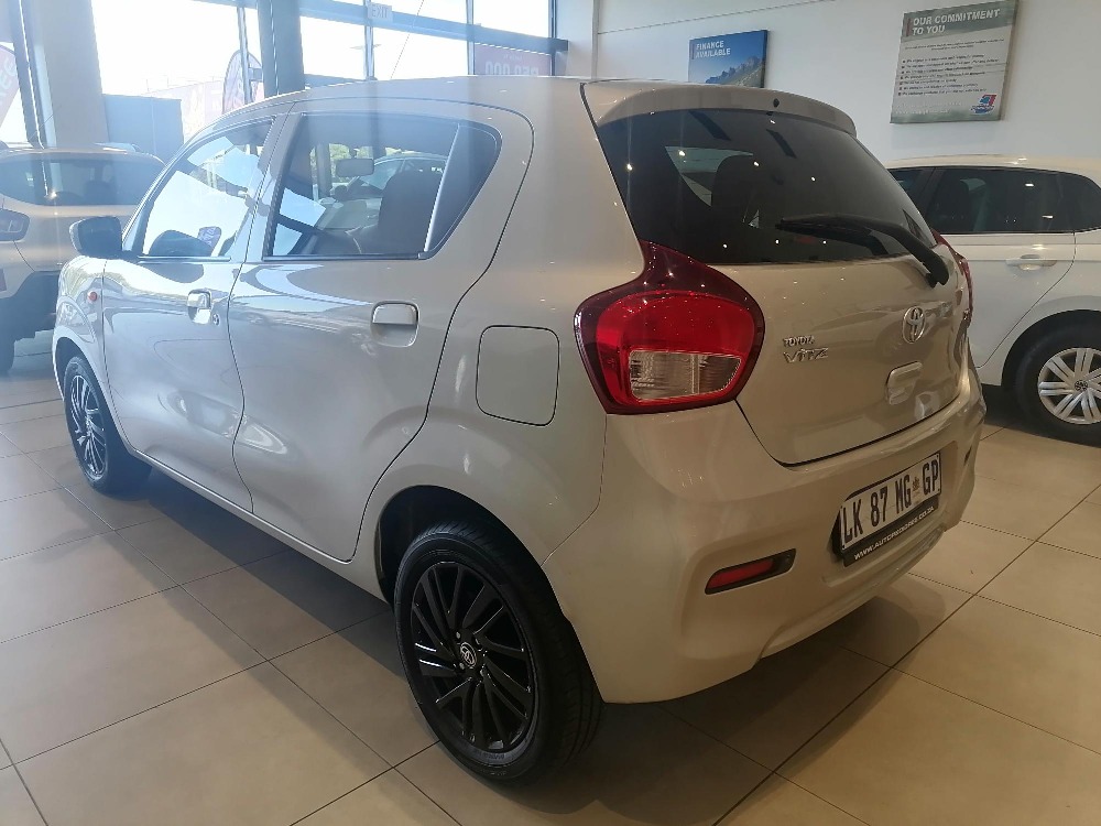 2023 VITZ 1.0 XR AMT