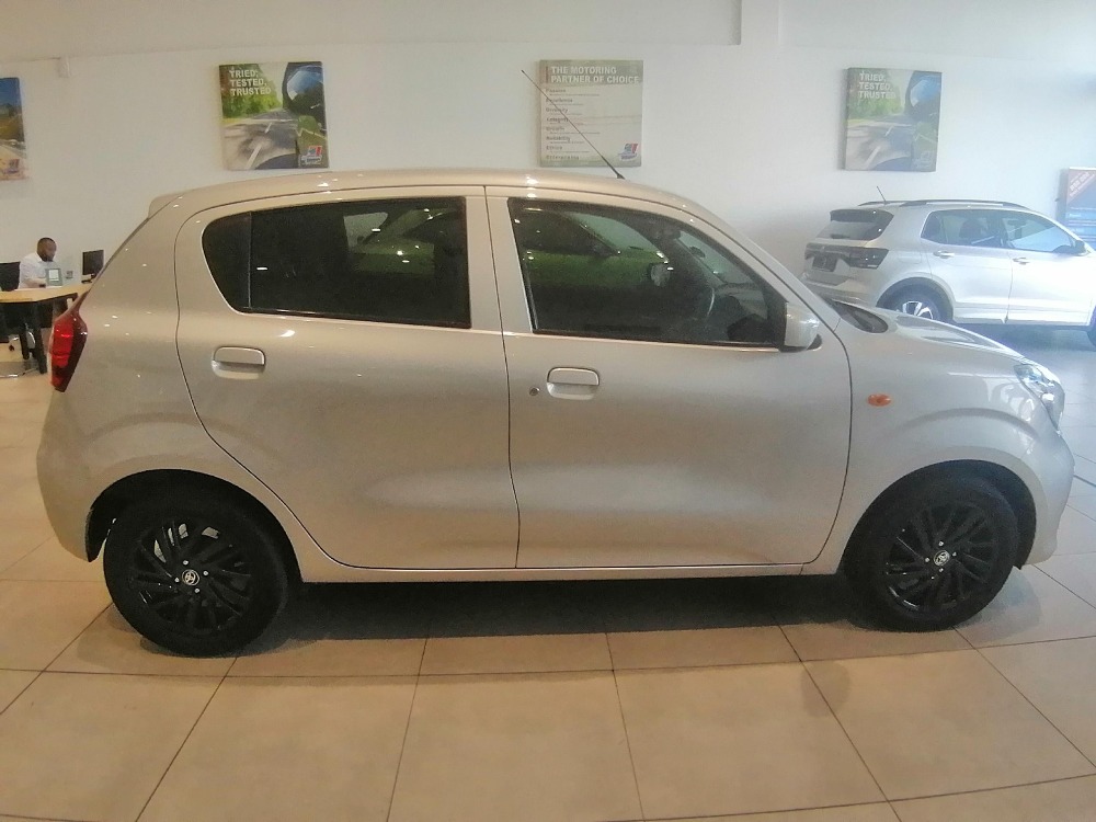 2023 VITZ 1.0 XR AMT