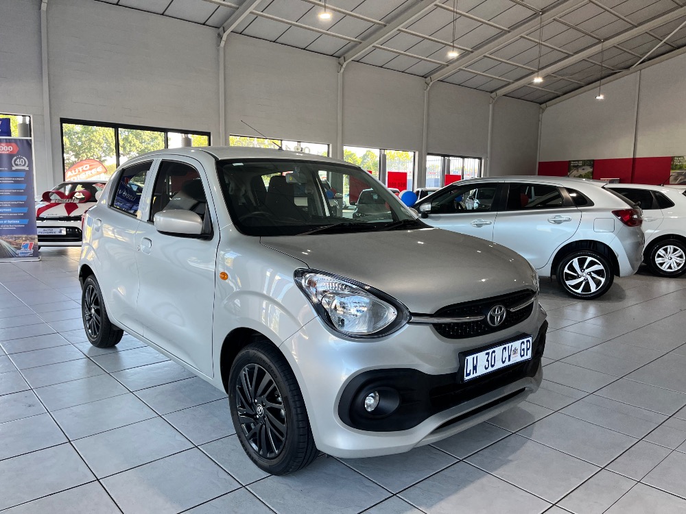 2024 VITZ 1.0 XR
