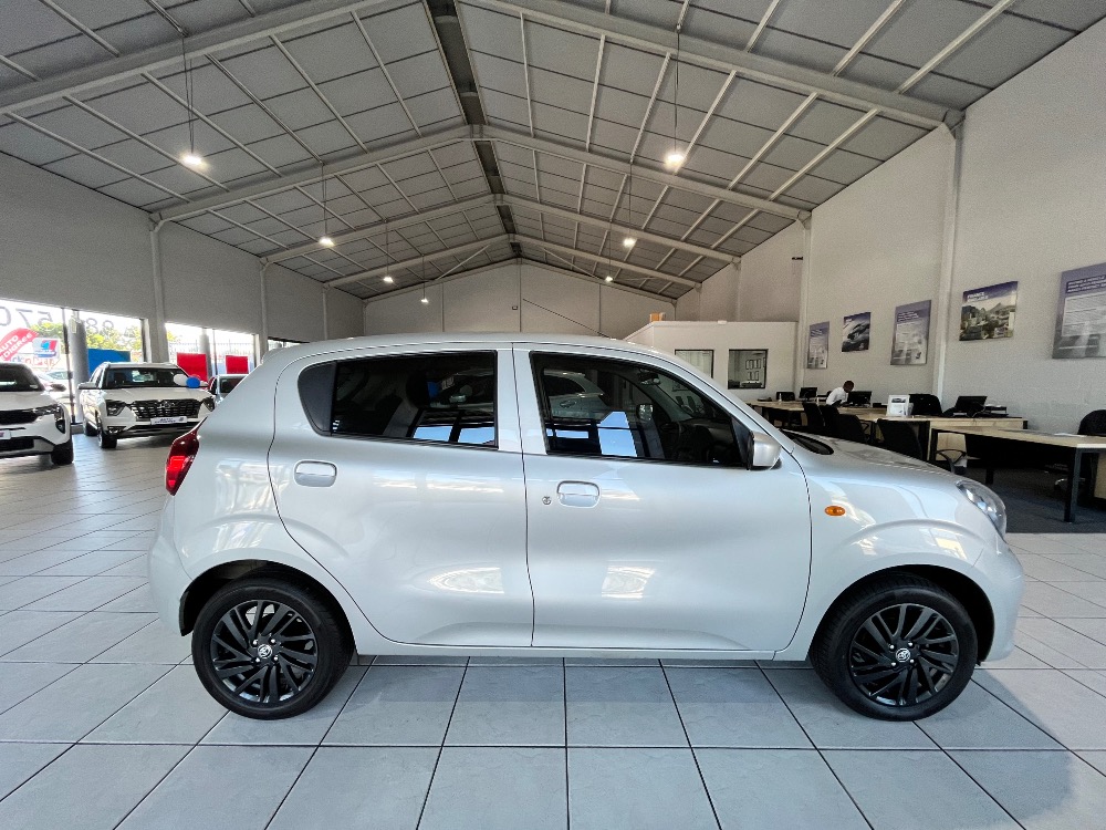 2024 VITZ 1.0 XR
