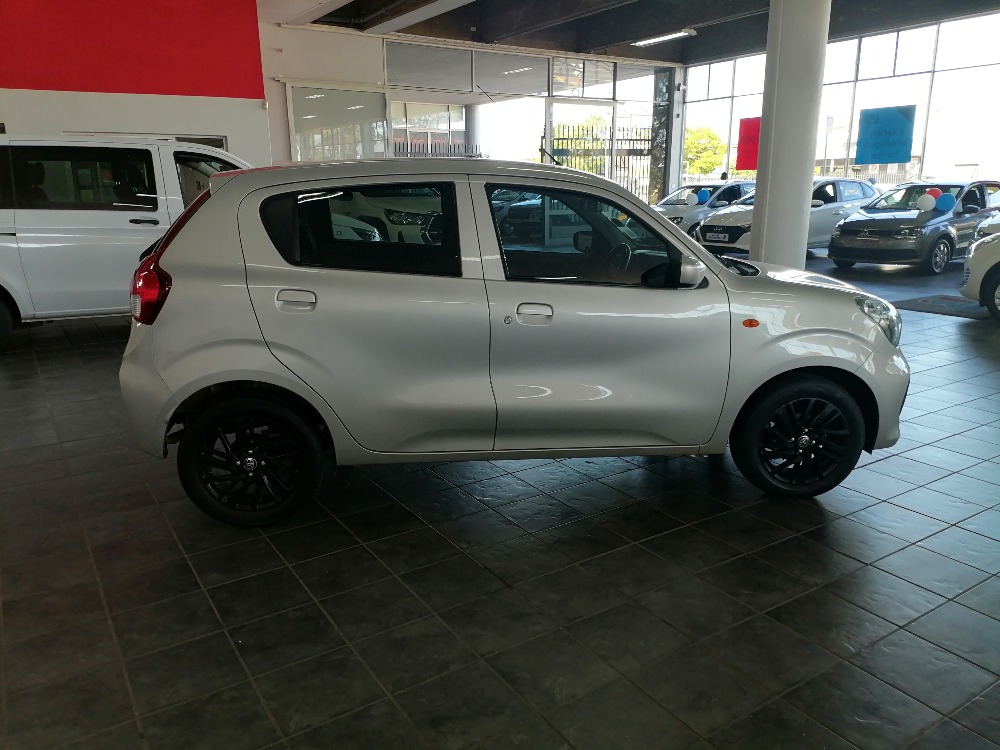 2024 VITZ 1.0 XR