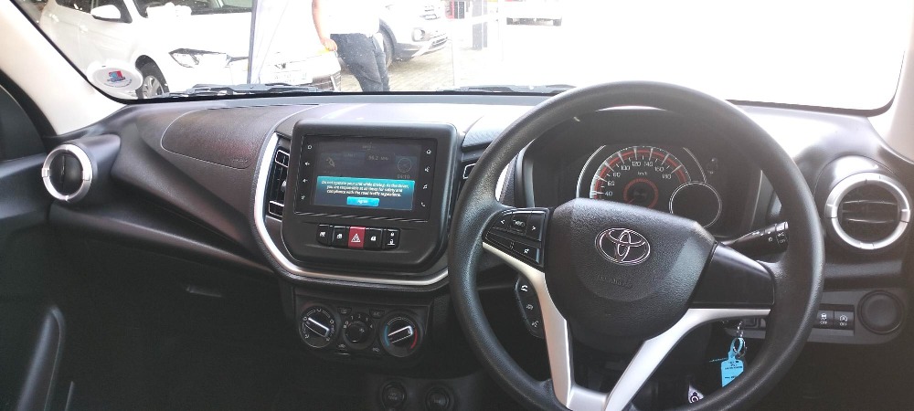 2024 VITZ 1.0 XR