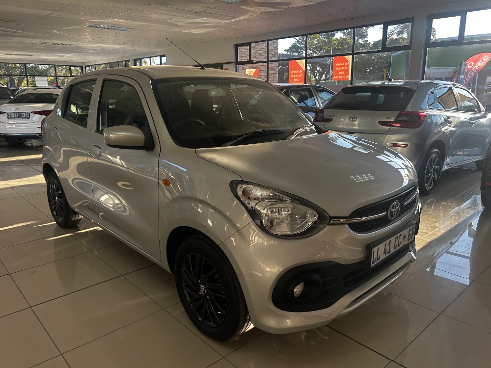 2023 VITZ 1.0 XR AMT