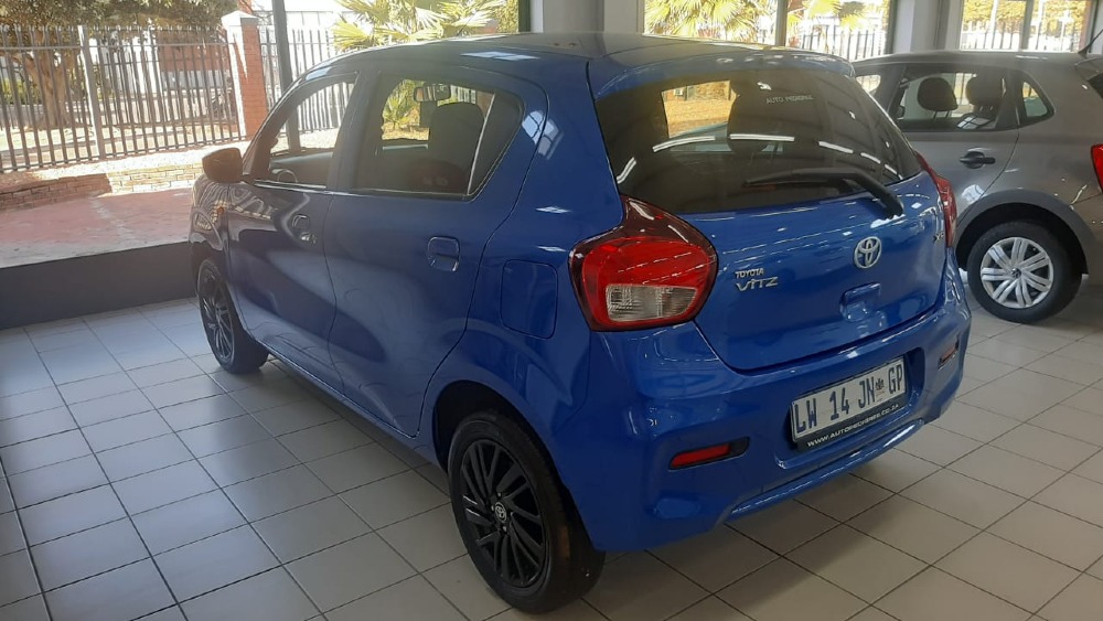 2024 VITZ 1.0 XR