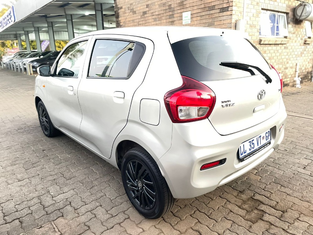 2023 VITZ 1.0 XR AMT