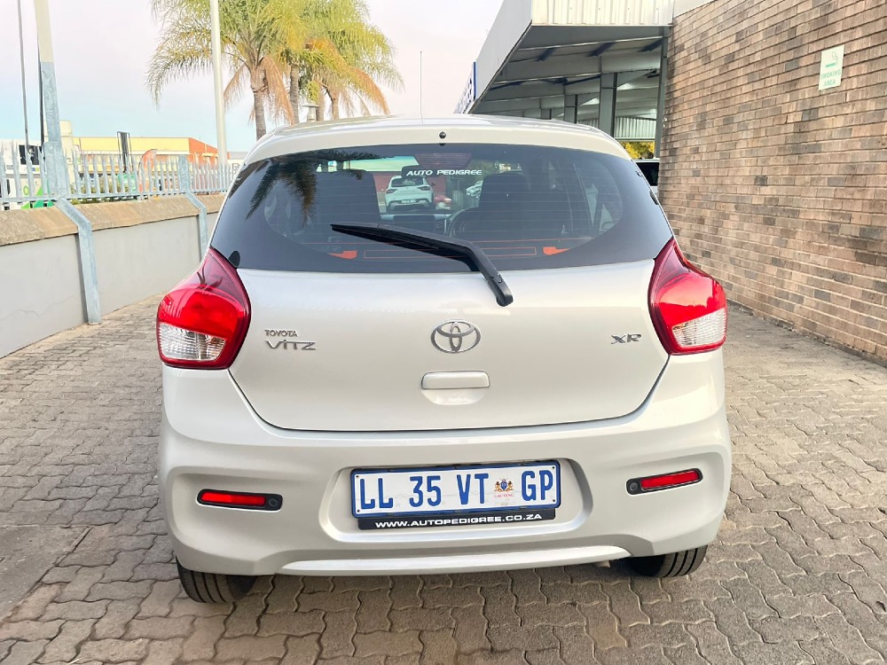 2023 VITZ 1.0 XR AMT