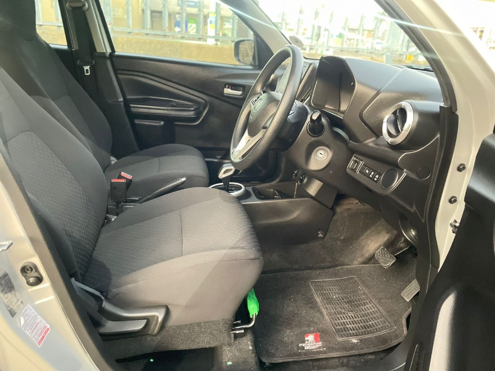 2023 VITZ 1.0 XR AMT