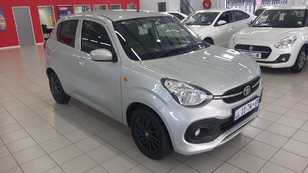 2023 VITZ 1.0 XR AMT
