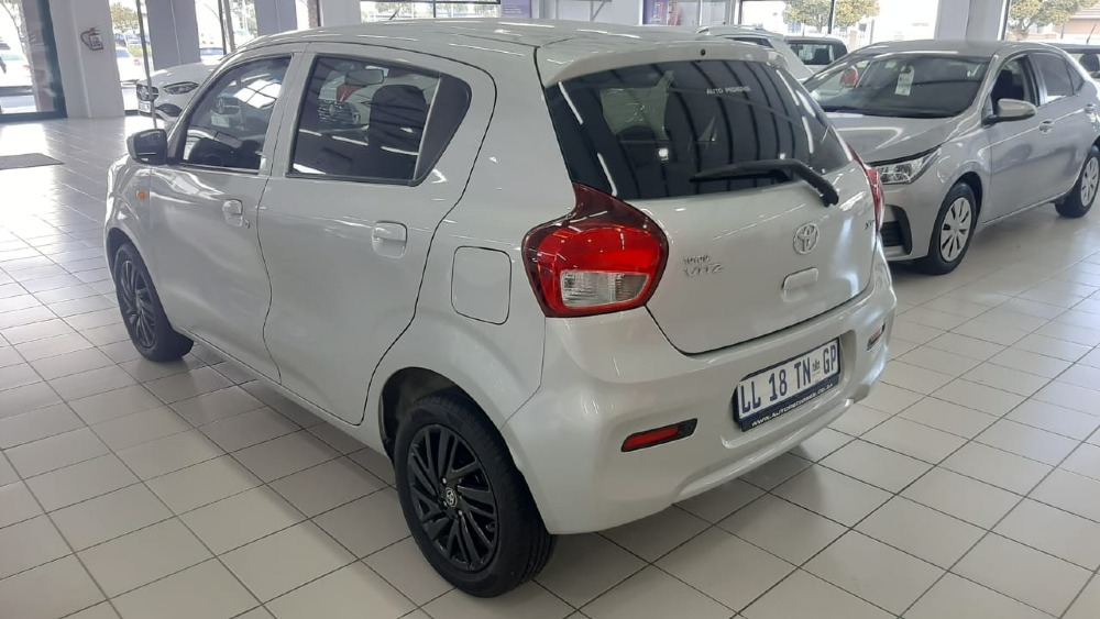 2023 VITZ 1.0 XR AMT