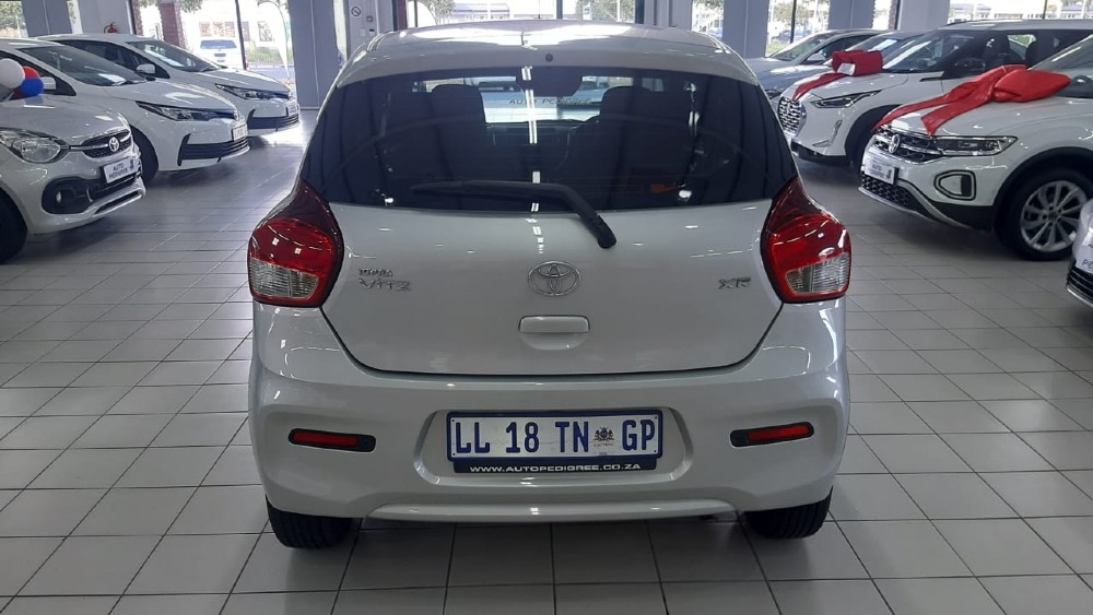 2023 VITZ 1.0 XR AMT