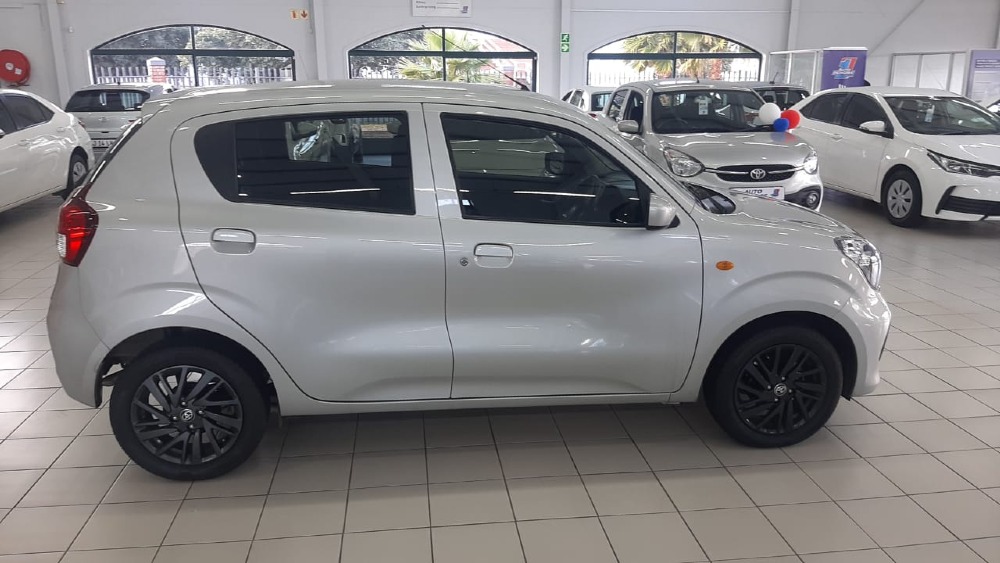 2023 VITZ 1.0 XR AMT